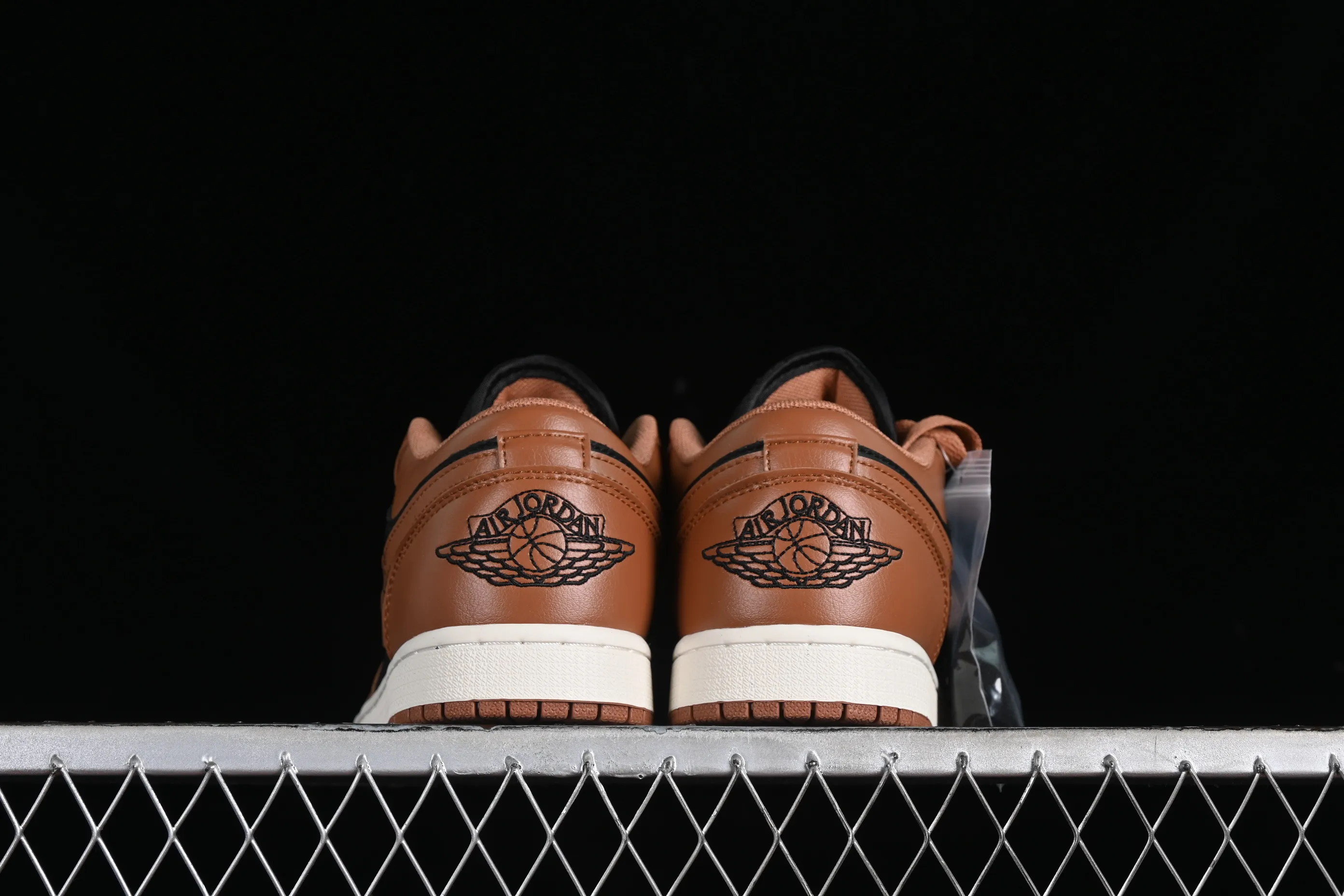 All categories Air Jordan Jordan series basketball shoes Air Jordan 1 Low Z version Air Jordan 1 Low AJ1 Joe 1 black mocha low-top cultural casual sneakers DC0774-021